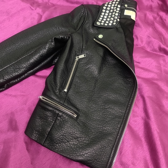 Michael Kors leather jacket 🧥 - Picture 8 of 9